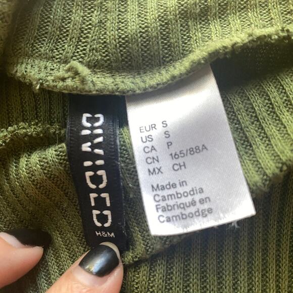 H&M Divided Green Long Sleeve Ribbed Mock Neck Blouse Women Sz S - Picture 4 of 6